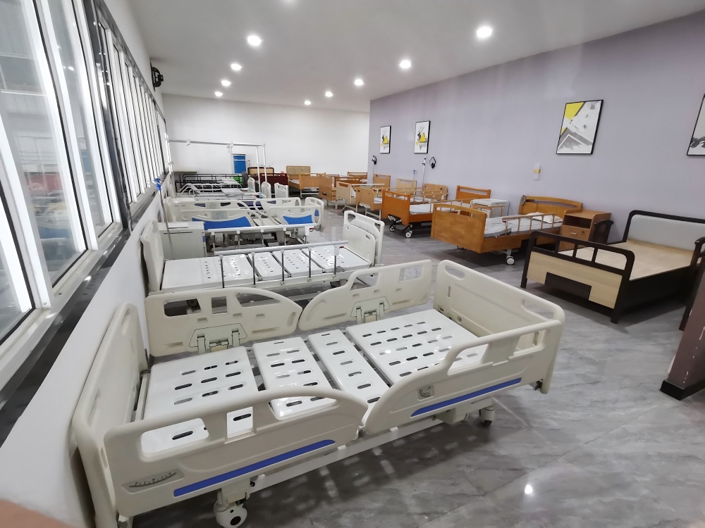 hospital bed exhibition hall.png