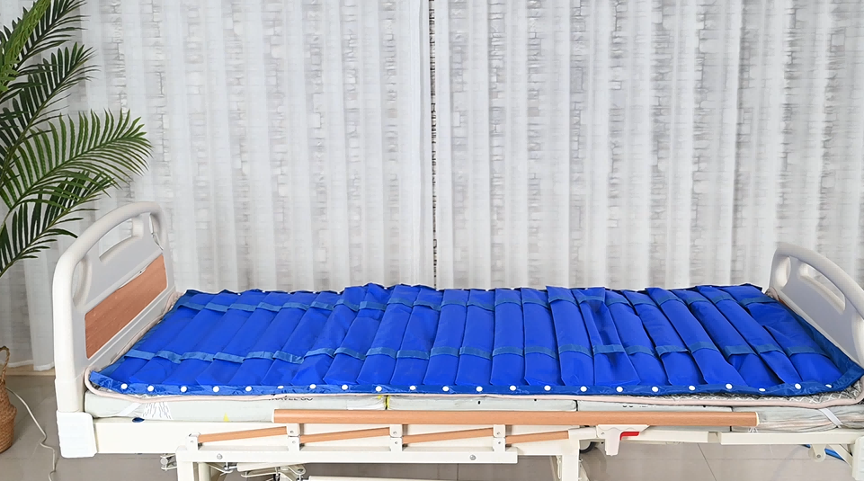 Air mattress for hospital bed