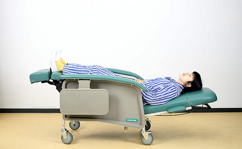 recliner hospital chair.png